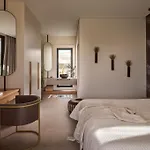 Avascanto Villa, An Architectural Gem With Pool