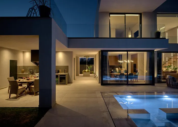 Avascanto Villa, An Architectural Gem With Pool