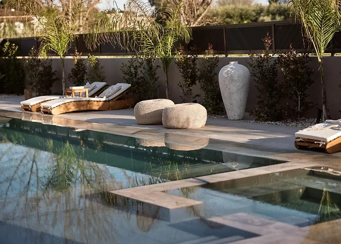 Villa Avascanto Villa, An Architectural Gem With Pool