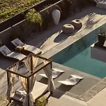 Avascanto Villa, An Architectural Gem With Pool