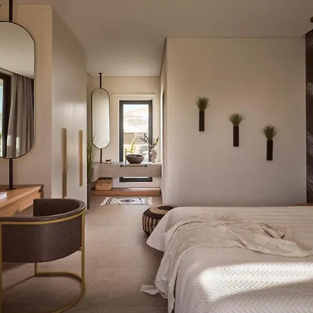 Avascanto Villa, An Architectural Gem With Pool