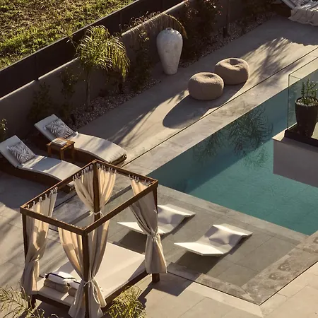 Avascanto Villa, An Architectural Gem With Pool