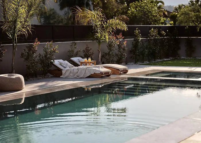 וילה Avascanto Villa, An Architectural Gem With Pool זקינטוס טאון