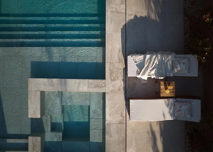 Avascanto Villa, An Architectural Gem With Pool וילה